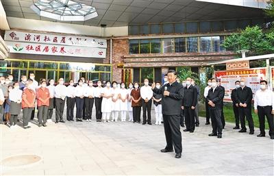 习近平在河北承德考察时强调 贯彻新发展理念弘扬塞罕坝精神 努力完成全年经济社会发展主要目标任务