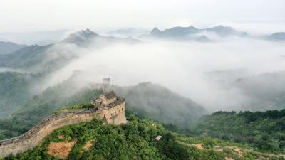 每日一景|河北承德：雨后金山岭长城现云海