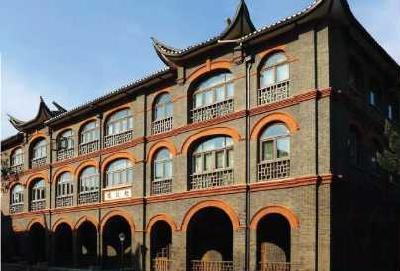 走进百年华政园 阅读“国宝级”建筑厚重历史 