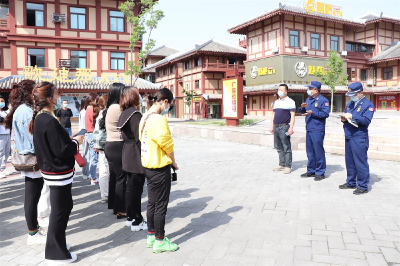 枣阳市消防救援大队联合多部门对汉城商业街开展消防安全检查和消防技能培训