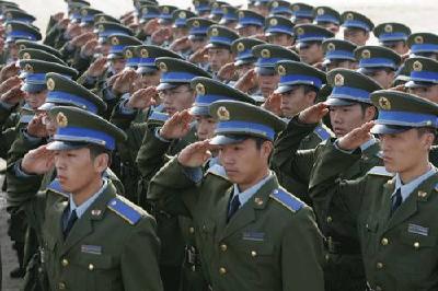 国防部： 今年全军27所院校招收普通高中毕业生1.5万人