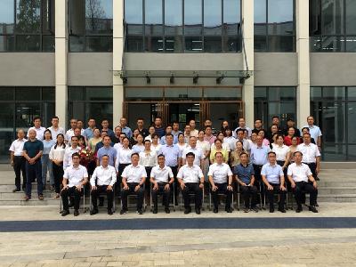 快讯 | 襄阳市委常委、枣阳市委书记孟艳清，市长孔令波看望慰问一线教师