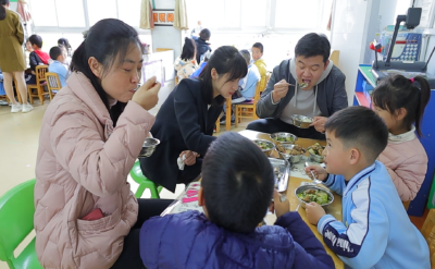 清廉食堂饭菜香