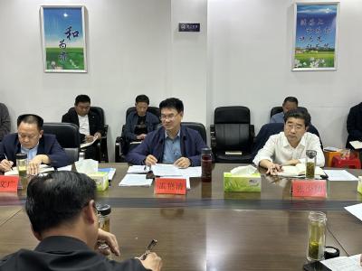 市委书记孟艳清主持召开城建领域信访问题专题会议