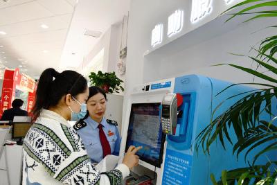 枣阳：自助办税终端 “家门口”的办税服务
