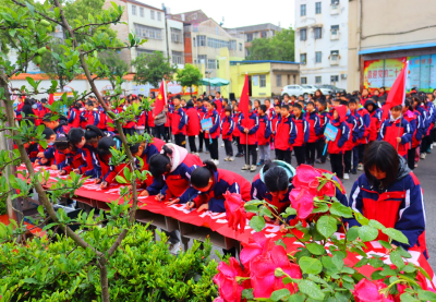 新市镇中心小学：沉浸式教学  防“溺”于未然