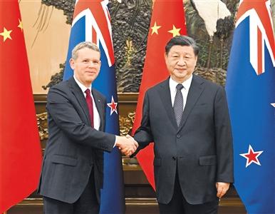 习近平会见新西兰总理希普金斯