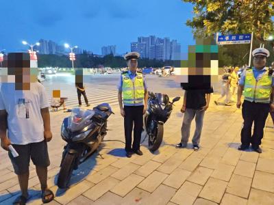 枣阳交警严查“飙车炸街”违法行为