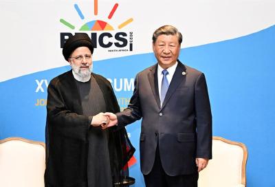 习近平会见伊朗总统