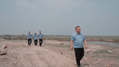 省媒看襄丨极目新闻重磅报道“襄阳楷模”陈鹰：宜城流域的“活地图”