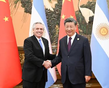习近平会见阿根廷总统 