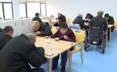 V视 | 浓情腊八粥 香溢老人心
