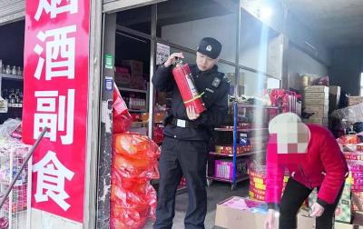 枣阳警方开展烟花爆竹零售店消防安全检查