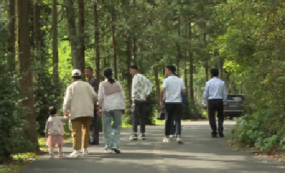 V视 | 五一假期首日白竹园寺国家森林公园迎来客流小高峰