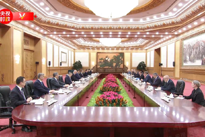 独家视频丨习近平会见梅德韦杰夫：中俄两国互为最大邻国 发展友好关系具有必然历史逻辑和强大内生动力