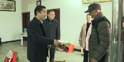 V视 |市领导张少卿、檀耀军到环城办事处慰问困难党员