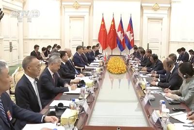 习近平会见柬埔寨人民党主席、参议院主席洪森