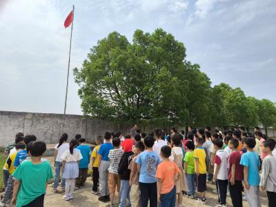 太平镇光明小学：携手同行  让爱无碍