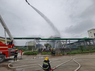 应急培训演练  护航化工消防安全