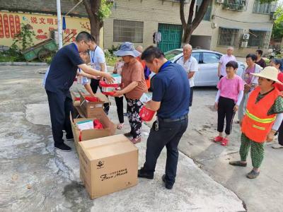 七方镇：为一线环卫工人撑起“健康保护伞”