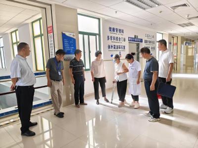 枣阳市总工会：情系老劳模  关爱送健康