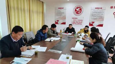 胡衖社区组织召开社区大党委联席工作会议