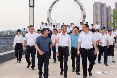 黄梅县党政代表团来我县考察交流