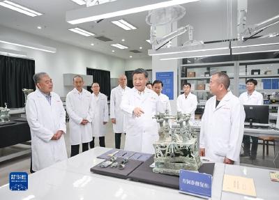 独家视频丨习近平：发展新质生产力不是要忽视、放弃传统产业