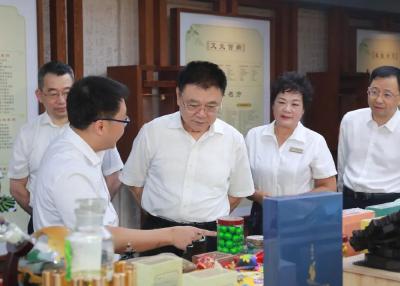 【今日要闻】王蒙徽在黄冈调研时强调：牢记“两个更好”殷殷嘱托 推动革命老区高质量发展