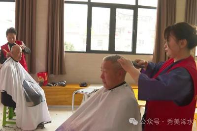 【视频】关爱老人 一元理发 “i黄冈”让养老服务更加方便