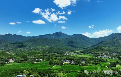 【视频】巧抓高温“凉”机  点燃“避暑经济”
