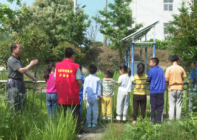 “绿芽”萌动朝阳村 爱心妈妈伴成长 