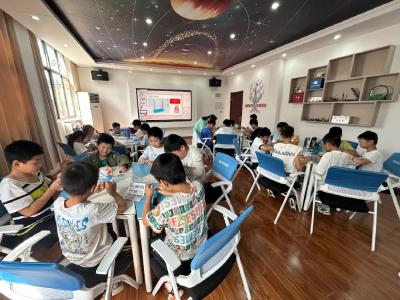 电磁秋千荡起科学梦！浠水“校馆联动”课后服务再添精彩一课