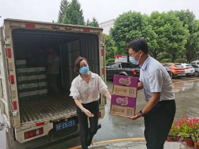 【疫情防控】宜城市文联联合爱心企业为抗疫一线工作人员捐赠爱心物资 
