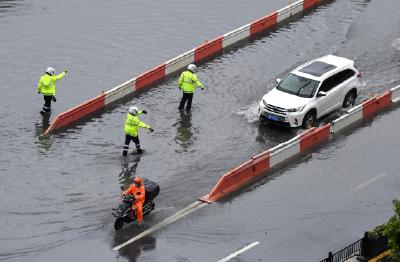 暴雨再次袭来，郑州积极应对