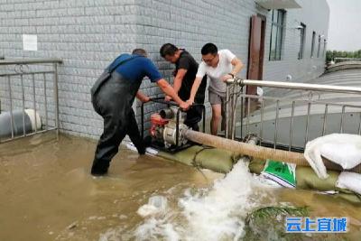 【防汛一线党旗红】防汛冲在第一线 洪灾面前显担当 ——宜城市经济开发区李方贵防汛救灾先进事迹