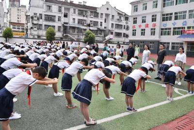 别样教师节：宜城市实验小学举办“礼孝善  颂师恩”主题教育活动