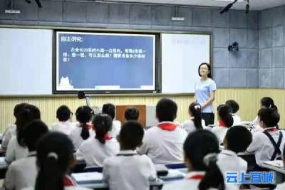 宜城实验小学开展名师讲引路课活动