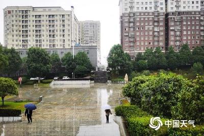 冷空气组团！大范围阴雨来袭 南方气温陆续将又创新低