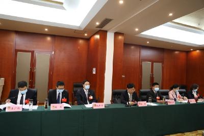 【两会特别报道】政协宜城市第七届委员会第一次会议举行主席团第一次会议