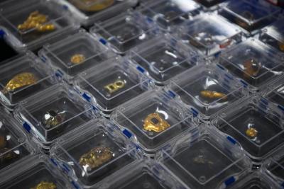 西安汉薄太后南陵出土大量金器 纹饰再现多元文化融合