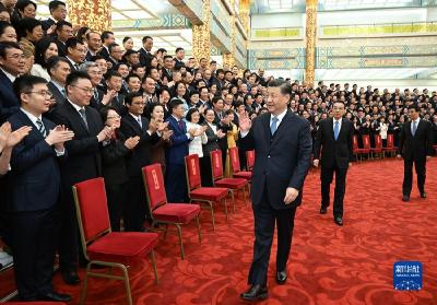 习近平会见中华全国新闻工作者协会第十届理事会第一次会议暨中国新闻奖颁奖会代表 李克强王沪宁参加会见