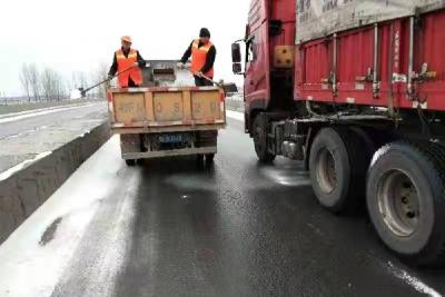 宜城公路局：积极做好冰冻雨雪天气公路安全保畅工作