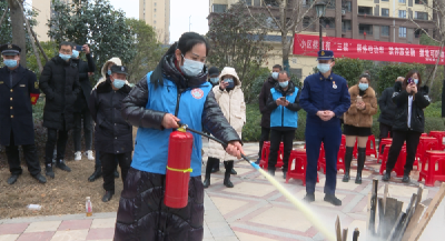 湖畔社区：开展消防演练 筑牢安全防线