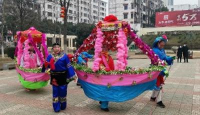 宜城：龙腾虎跃闹元宵 欢天喜地送祝福