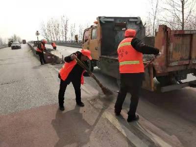 宜城市公路局积极开展春季公路预防性养护