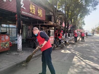 王集镇：学雷锋作奉献 大扫除换新颜