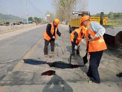 宜城交通：精心养护公路 助力生产出行