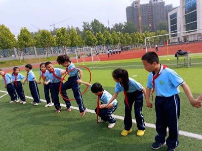 宋玉小学举办首届体育节暨趣味运动会