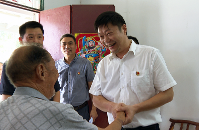 【下基层察民情解民忧暖民心】陈进雷到雷河镇走访慰问老党员